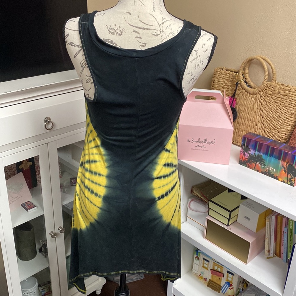 Dress - Picture 3 of 3
